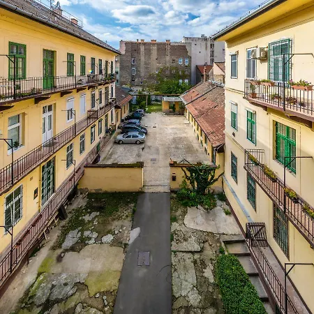 French Touch With Free Parking 아파트 부다페스트