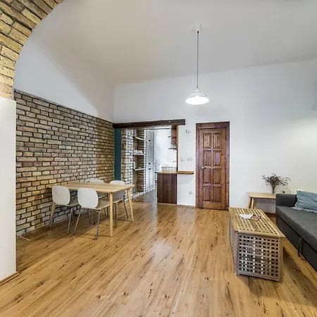 French Touch With Free Parking Apartment