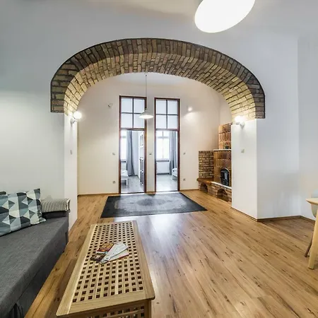 French Touch With Free Parking *