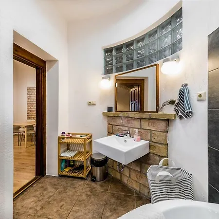 French Touch With Free Parking * Budapest